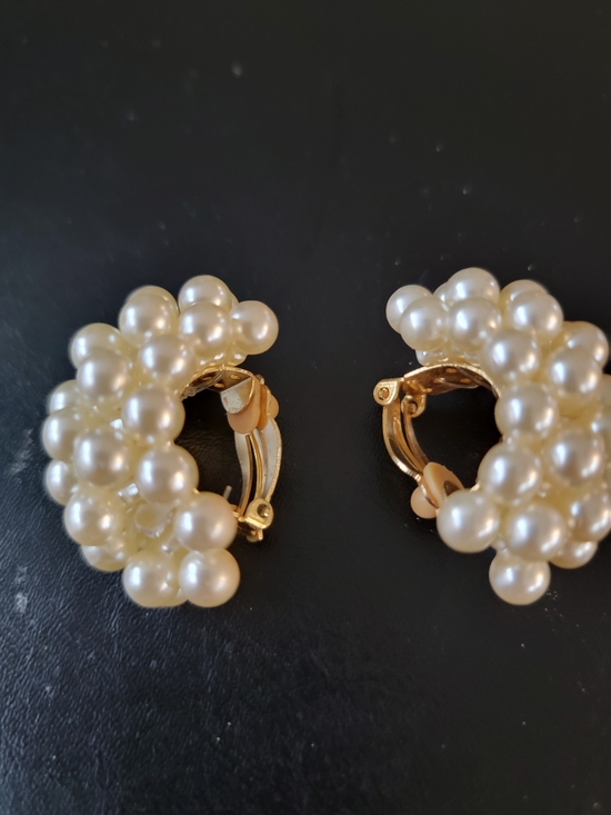 No Brand Jewelry - Gold-Tone Pearl Cluster Clip-On Earrings - White Pearls